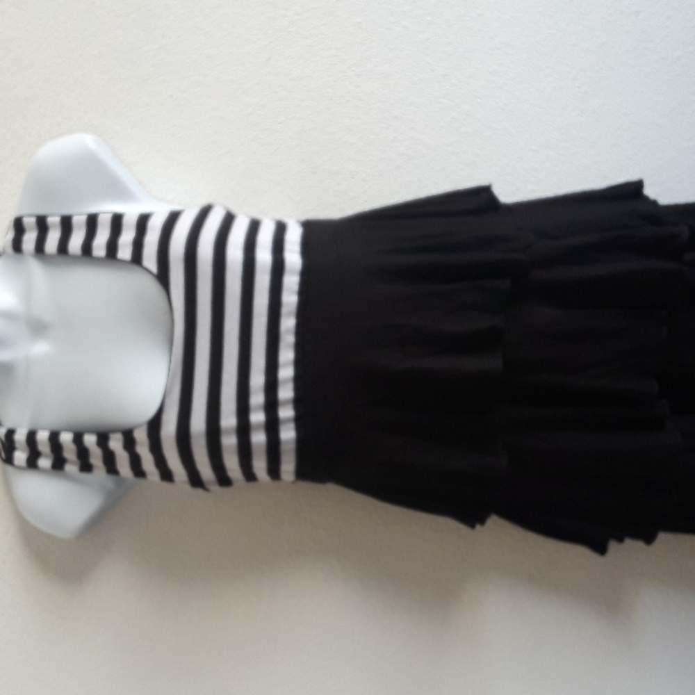 *CDR2 - FRENCH ATMOSPHERE SZ. MEDIUM  95% RAYON & 5% SPANDEX BLK/WHITE DRESS
